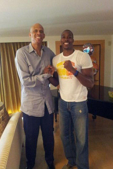 巴萨纪念梅西一队首秀22周年：传奇从这里开始（巴萨致敬梅西一线队首秀22周年：传奇自此启程）