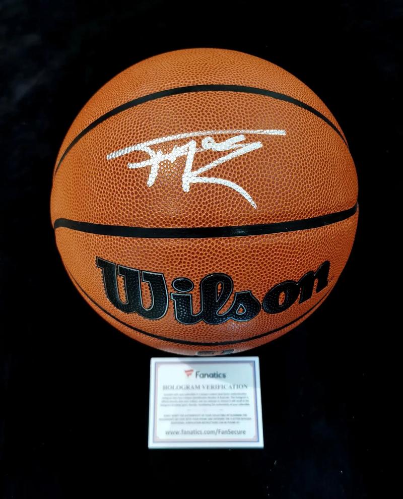 自己来！弗拉格依靠个人能力连续拿分 帮助球队苦苦支撑（弗拉格火力全开连得分，一己之力苦撑球队）