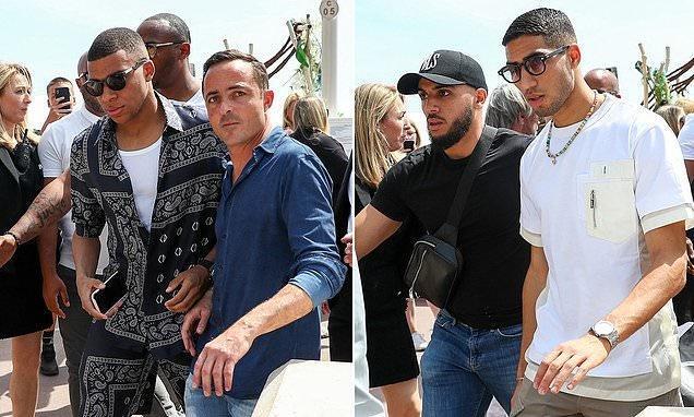 高效！申京半场9中8拿到18分&第二节12分（手感火热！申京半场9投8中砍下18分，第二节独取12分）