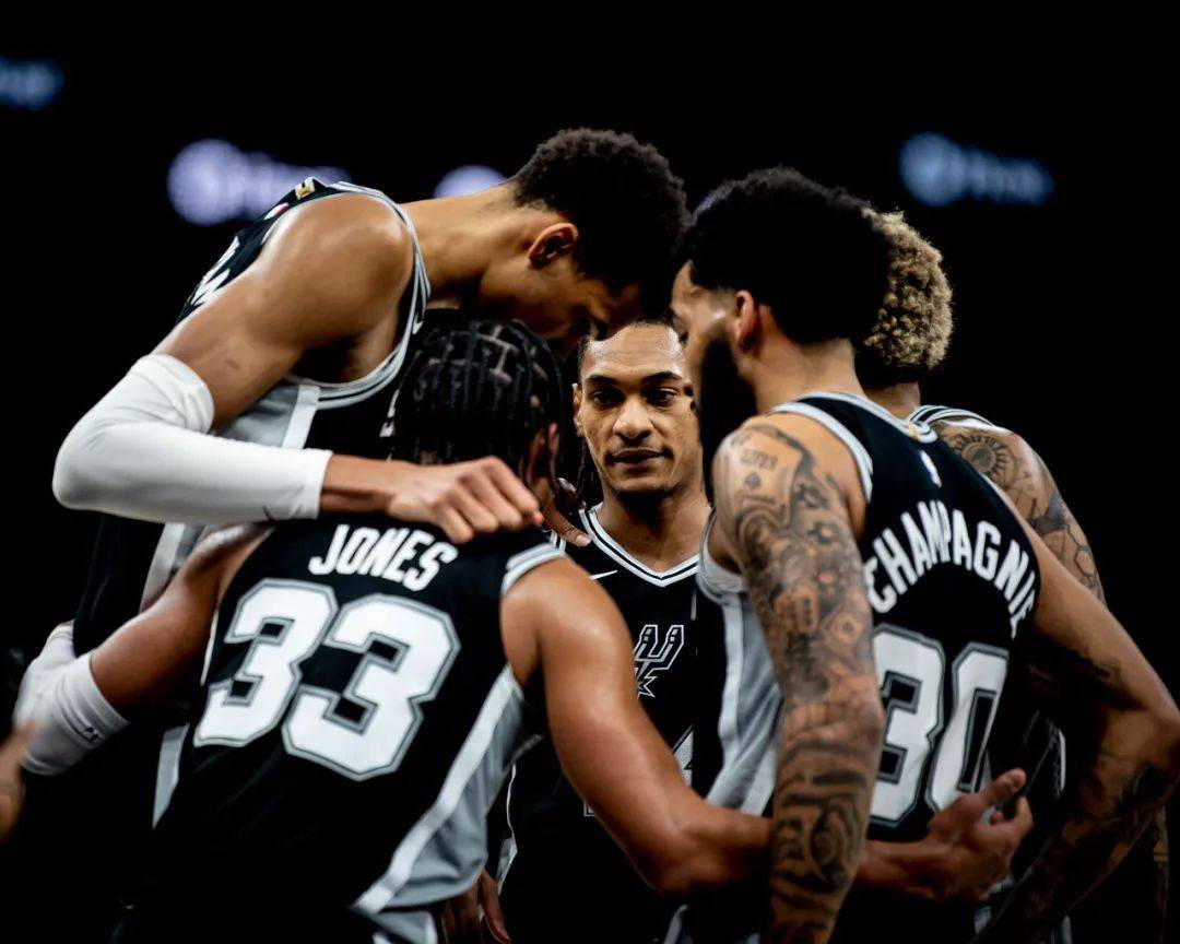 广东队夺得残特奥会乒乓球女子双打TT8-9金牌（广东队在残特奥会乒乓球女双TT8-9项目摘金）