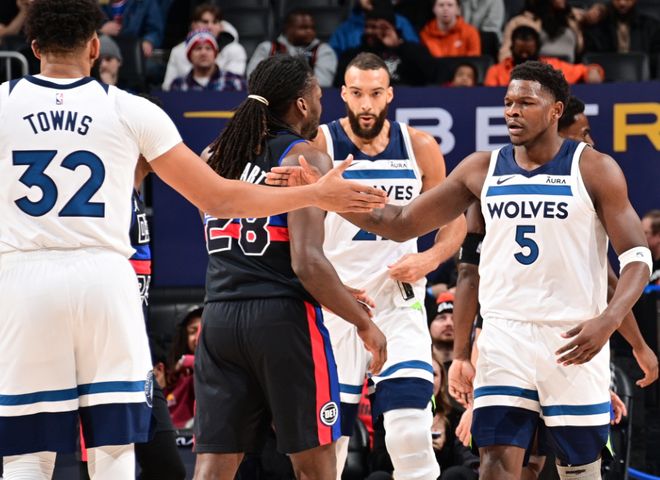 率重庆铜梁龙冲超，张外龙有望带领第5支球队征战中超（张外龙率重庆铜梁龙完成冲超，有望执教第5支中超球队）