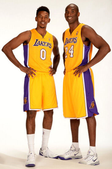 记者：罗马已与齐尔克泽经纪人谈判，球员愿意接受降薪（记者：罗马已与齐尔克泽经纪团队接触，球员愿意降薪）