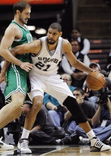 加埃塔诺抽射破门，卡利亚里1-0爆冷胜罗马（加埃塔诺劲射制胜，卡利亚里爆冷1-0击败罗马）