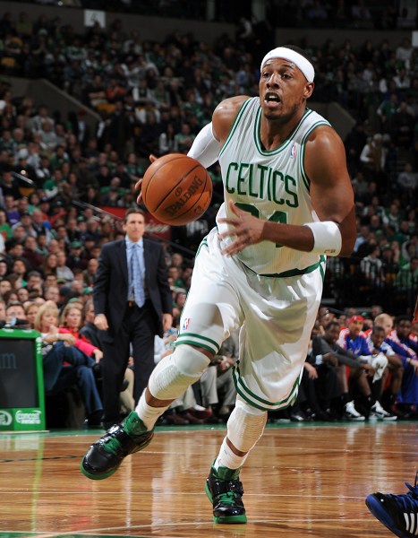 哈曼：拜仁仍是欧冠冠军的重要竞争者，战胜大巴黎是一种警告（哈曼：拜仁依旧是欧冠夺冠热门，击败巴黎是一记警钟）